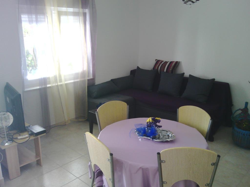 Krajici Apartment *